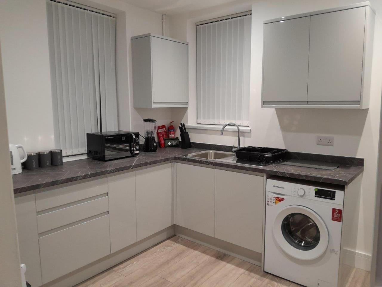Ashfield New Place Нюкасъл ъндър Лайм Екстериор снимка