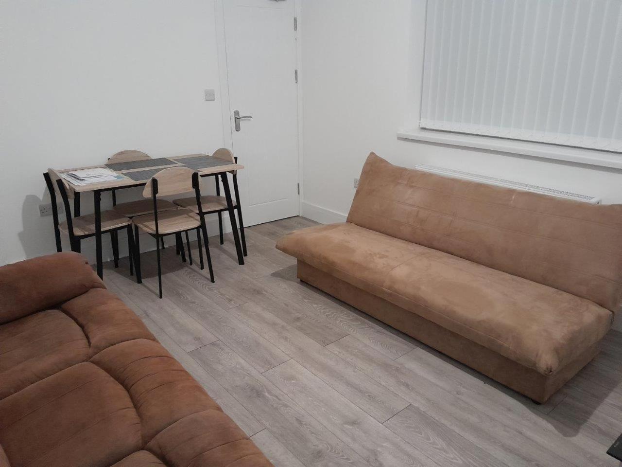 Ashfield New Place Нюкасъл ъндър Лайм Екстериор снимка