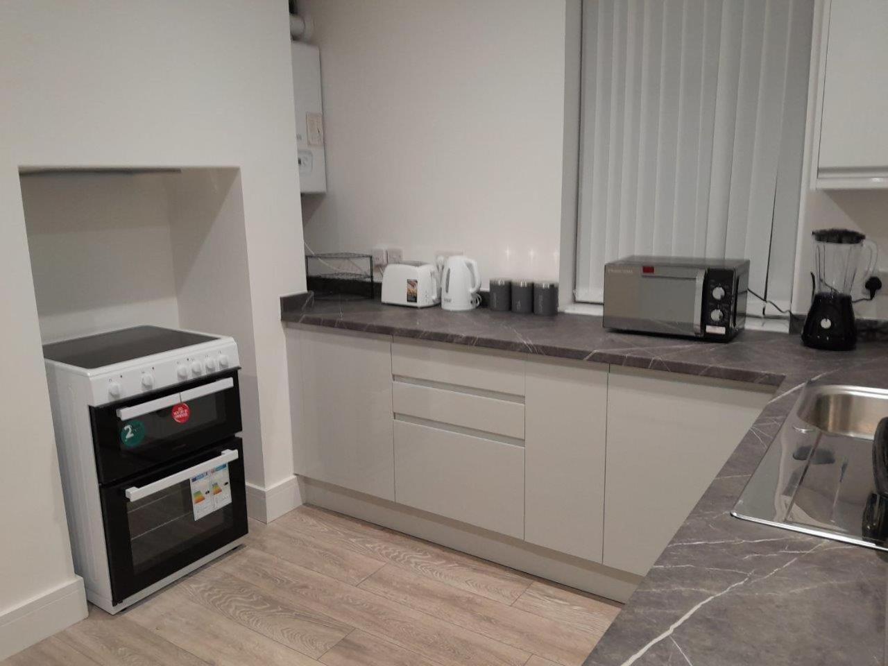 Ashfield New Place Нюкасъл ъндър Лайм Екстериор снимка