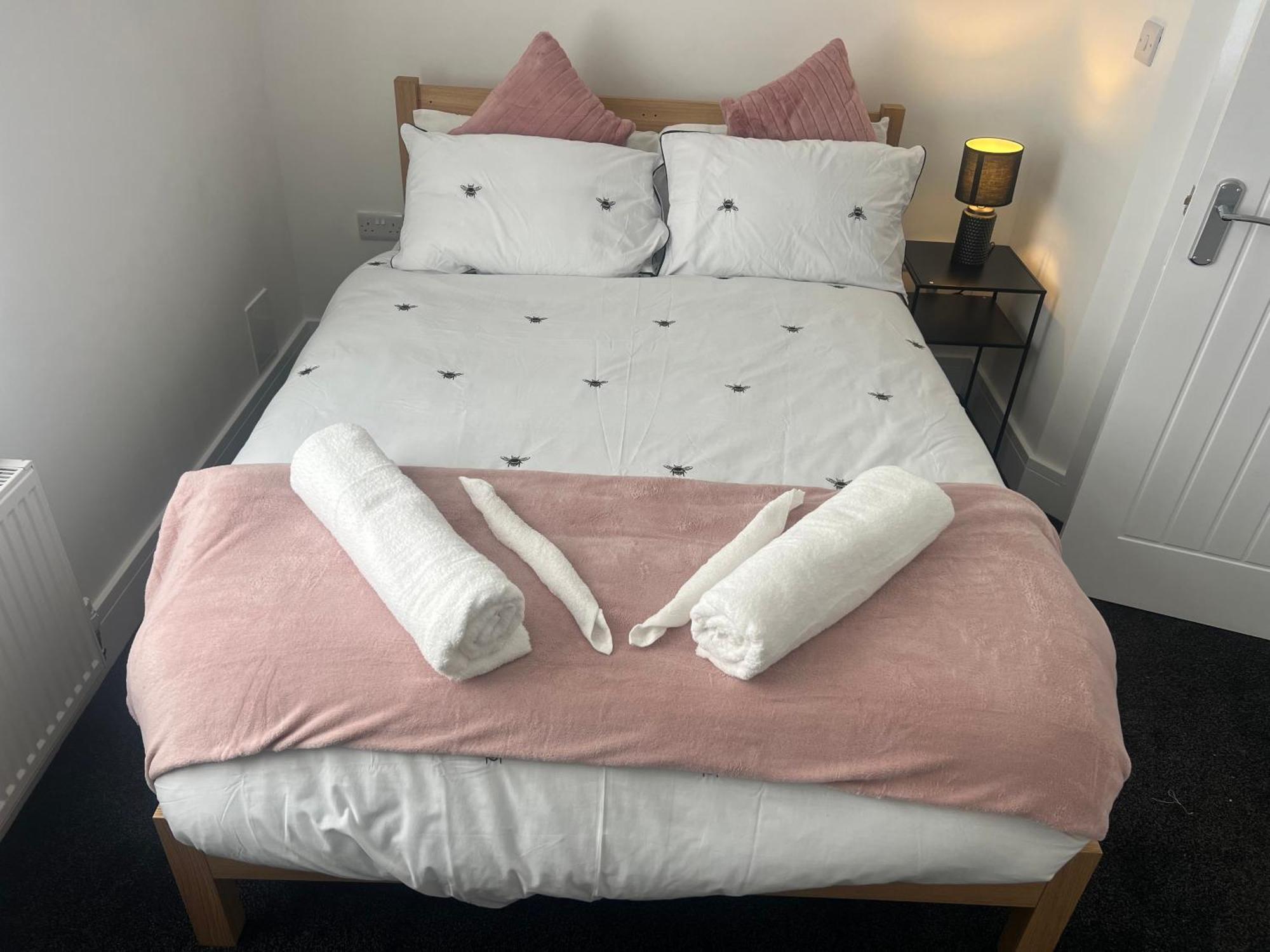 Ashfield New Place Нюкасъл ъндър Лайм Екстериор снимка