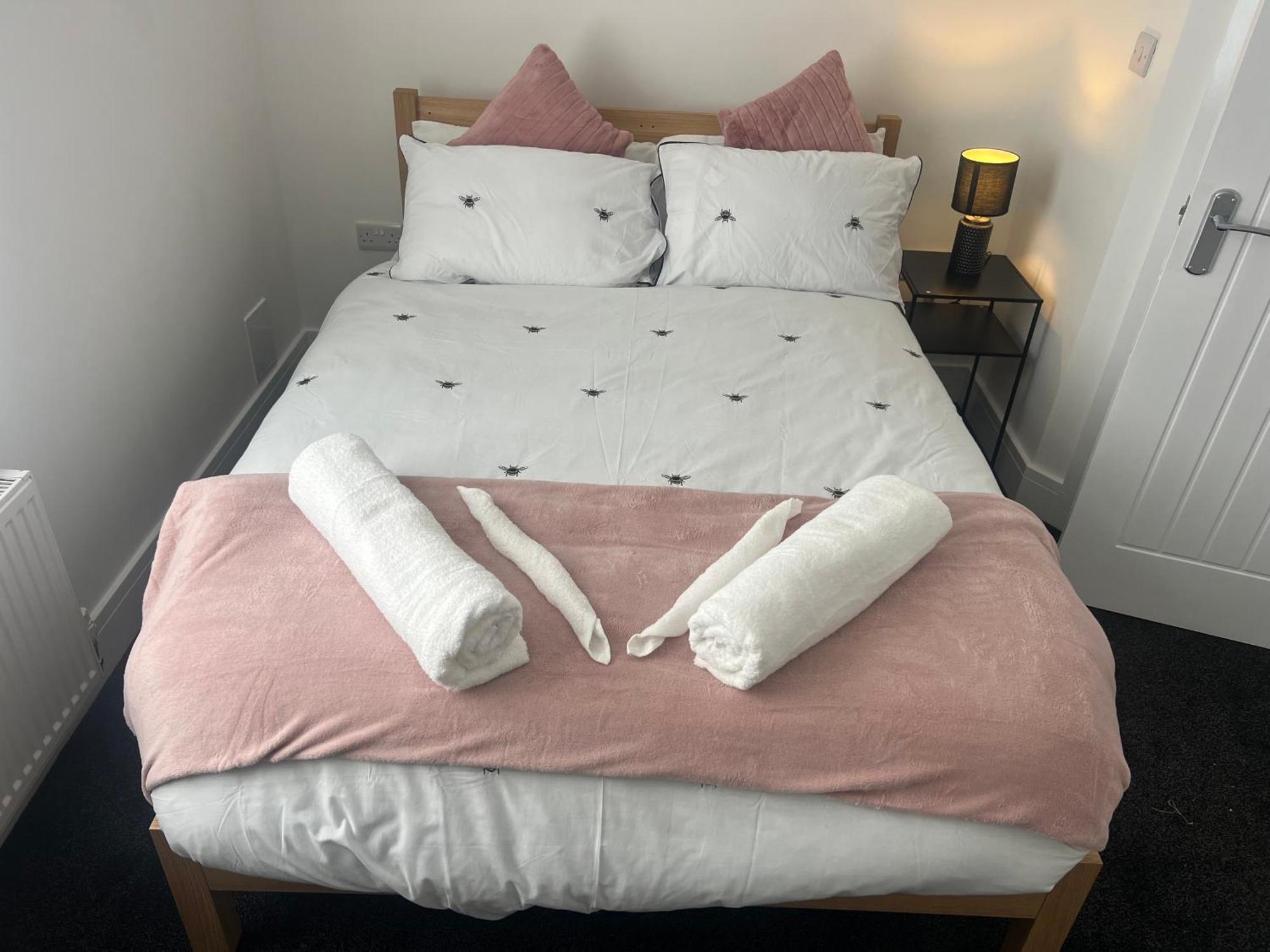 Ashfield New Place Нюкасъл ъндър Лайм Екстериор снимка
